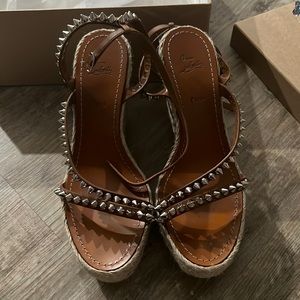 Christian loubiton wedges in brown with bag